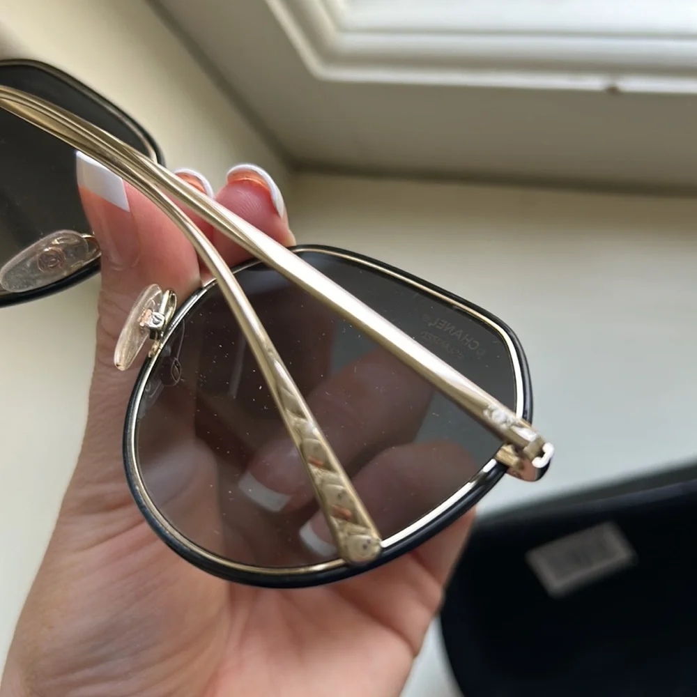 Chanel sunglasses - Picture 2 of 3